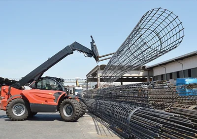 フォークリフトは、車両の前面と側面にBrigadeのFrontscan®とSidescan®超音波検知センサー・システムを、また、歩行者と自転車の両方を保護し死角をなくすことを目的としたミラノ市議会指令の基準を満たすbbs-tek®白色音響警告システムを設置した。