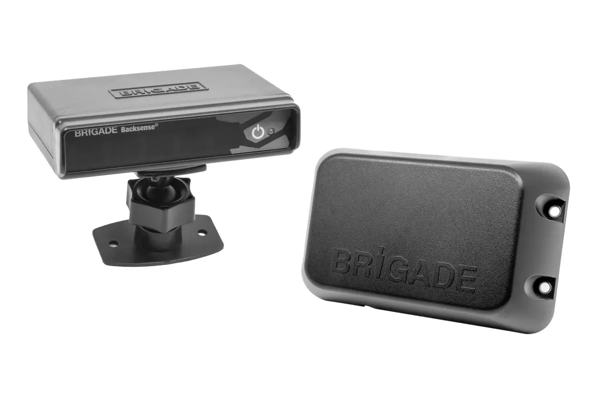 Brigade バックセンス® 77GHz レーダーセンサーとディスプレイ