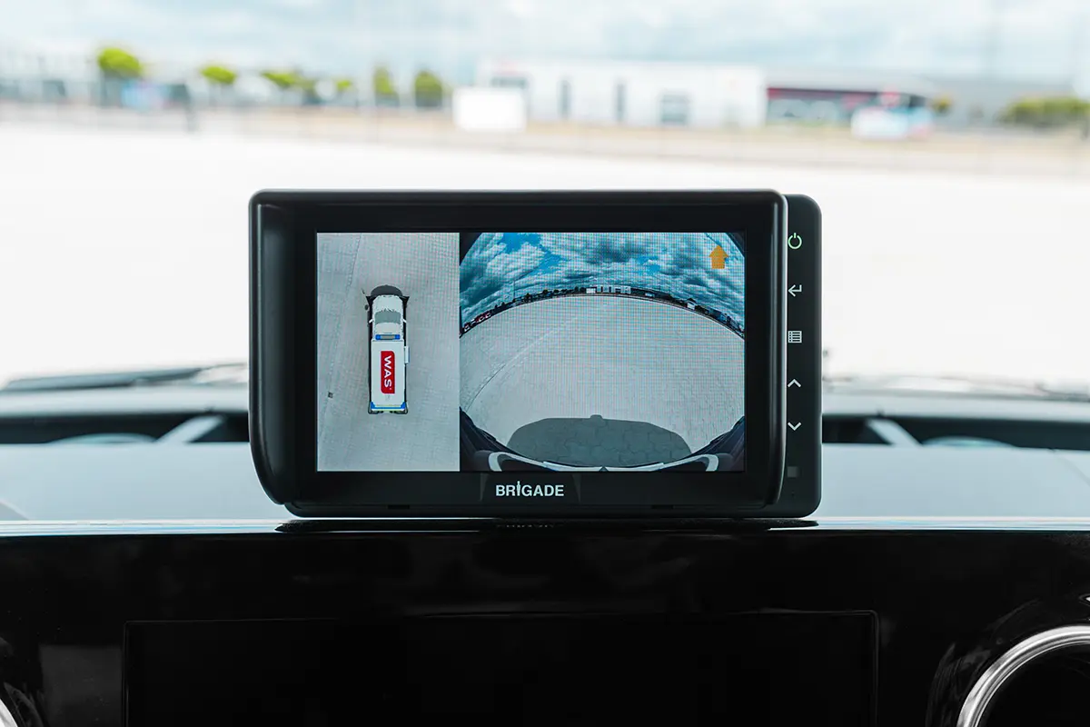WAS Ambulance fitted with Brigade monitor showing Backeye®360 AI dispaly.